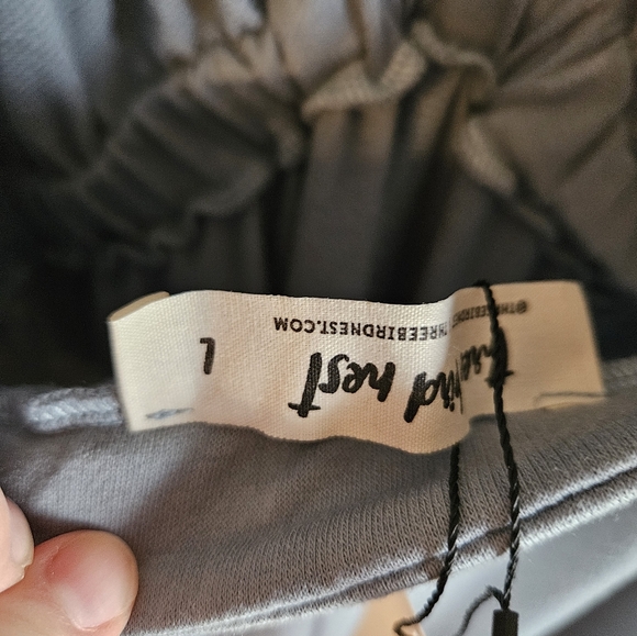 Three Birds Nest Nest on Repeat size large - Picture 4 of 7